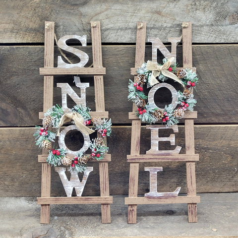 Snow/Noel Ladder w/Wreath 18"
