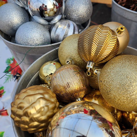 Ball Ornament - Wreath Workshop Add on