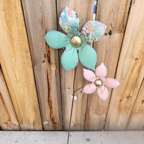 Garden Stake 'Pink Aqua Flower'