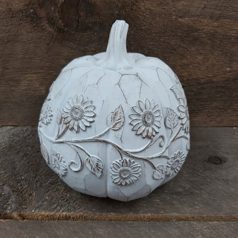 6.69" Pumpkins 'Resin White Harvest with Design'