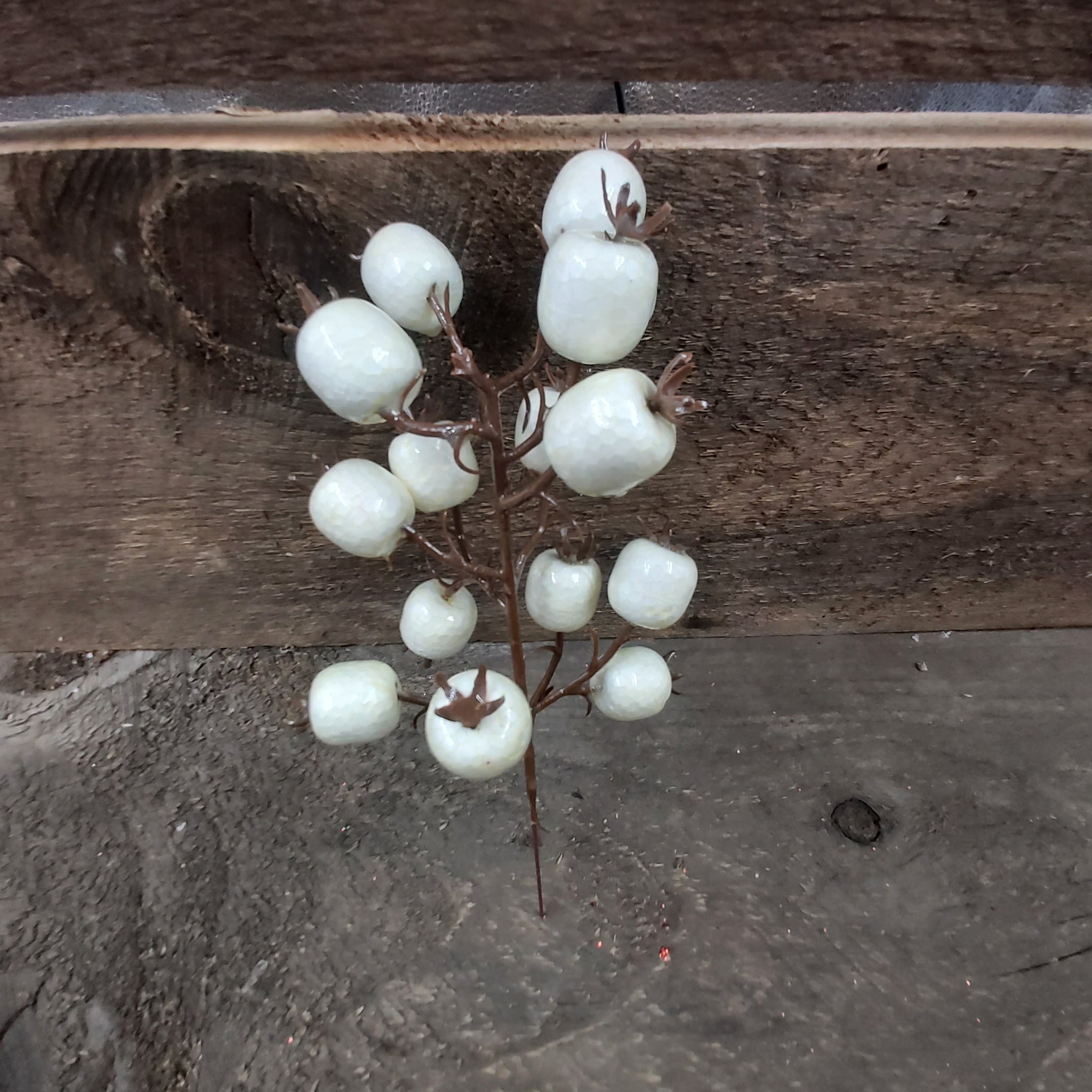 8" Pick 'Outdoor Cream Cranberry'