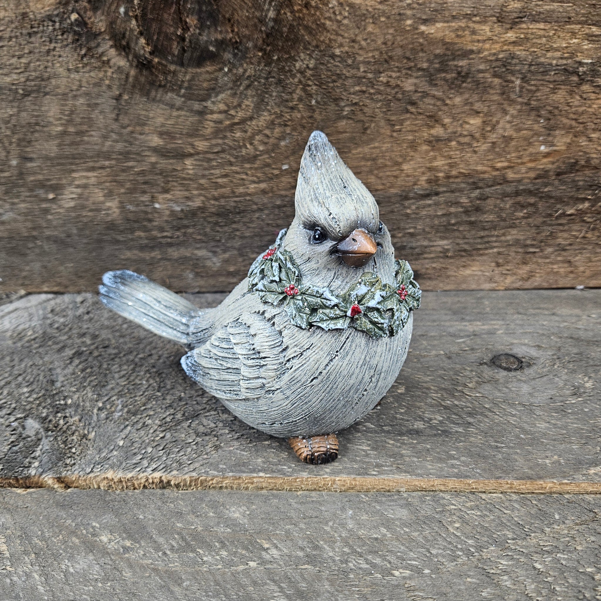 7x6” Grey Cardinal w/Holly Wreath