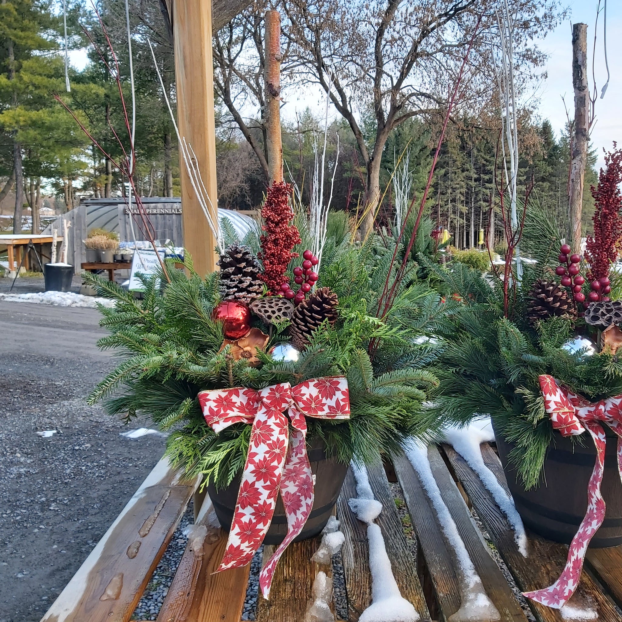 15" Barrel Christmas Planter