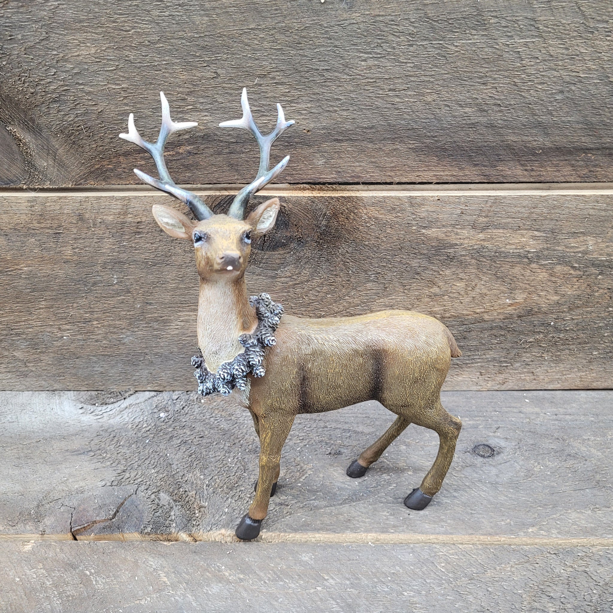 9x11" Standing Deer with Wreath